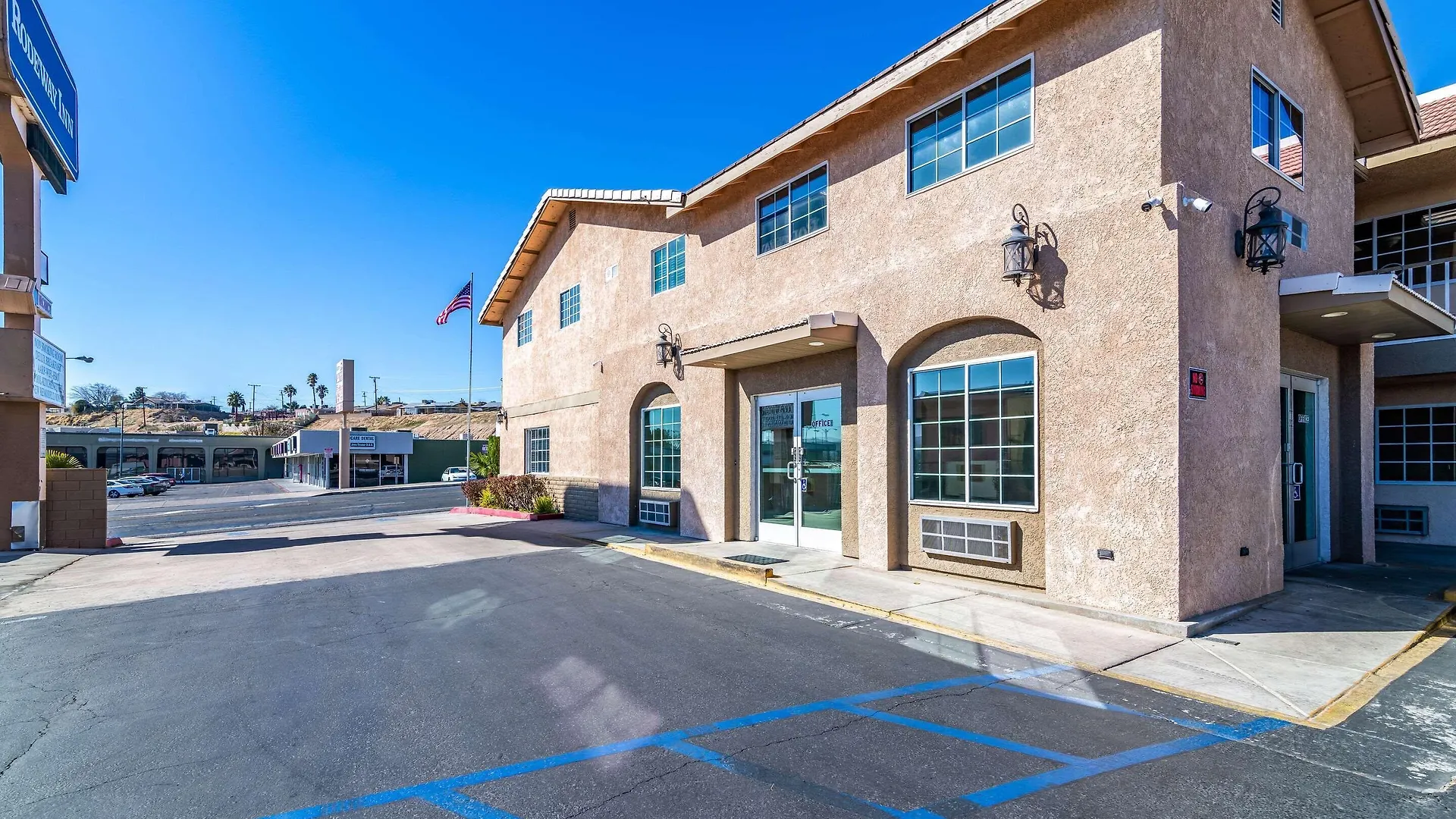 Staying Near Marine Corps Logistics Base: 5 Budget Hotels Compared