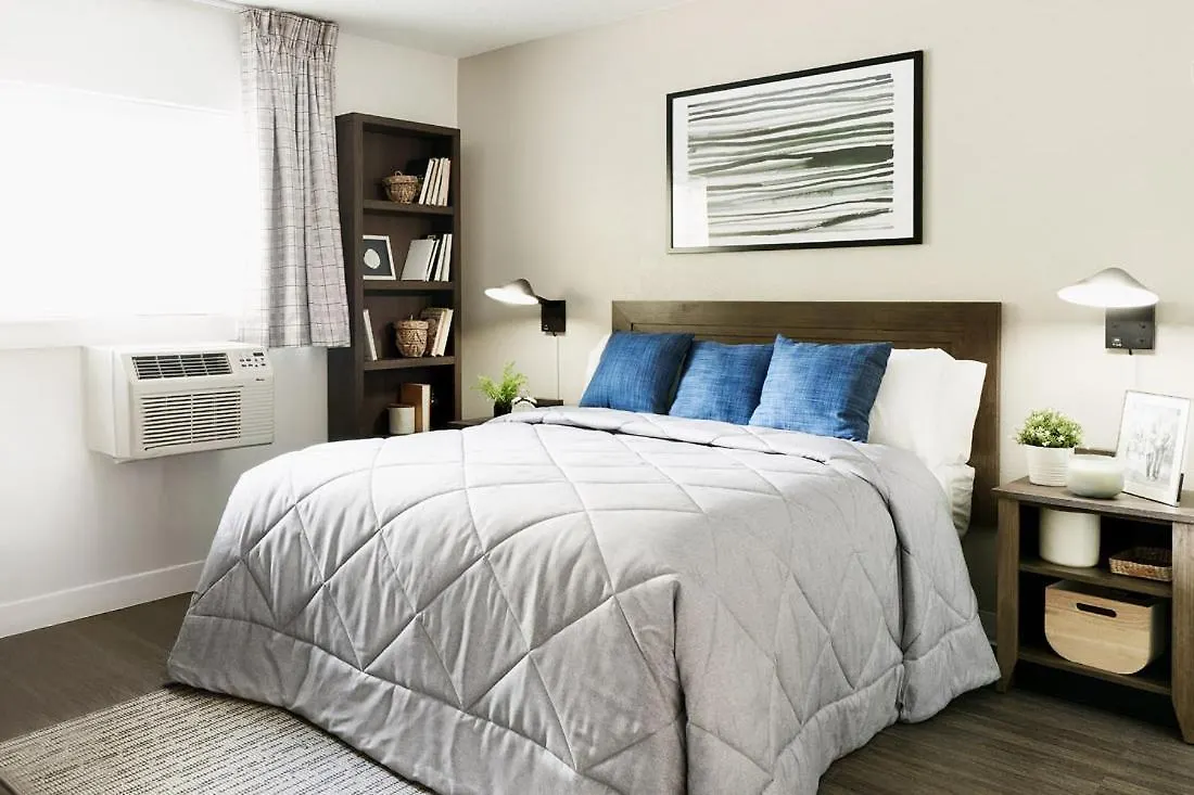 4 Couples Hotels Close to Rapids Water Park Worth Booking